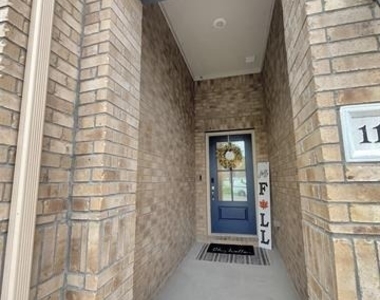 11229 Yellow Rose Way - Photo Thumbnail 3