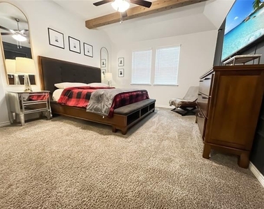 11229 Yellow Rose Way - Photo Thumbnail 9