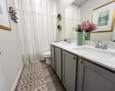 11229 Yellow Rose Way - Photo Thumbnail 16