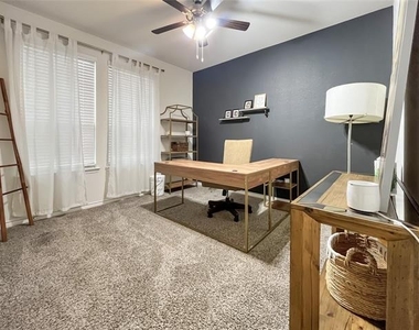11229 Yellow Rose Way - Photo Thumbnail 5