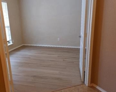 1113 Haskell Drive - Photo Thumbnail 18