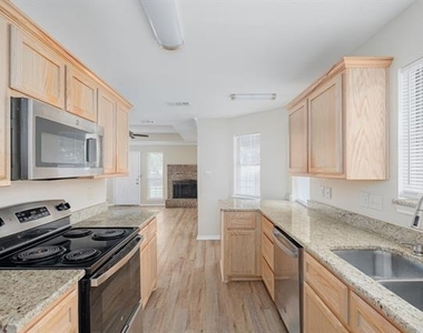 1803 Park Place - Photo Thumbnail 5