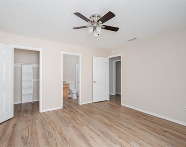 1803 Park Place - Photo Thumbnail 7