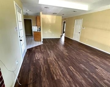 1803 Park Place - Photo Thumbnail 20