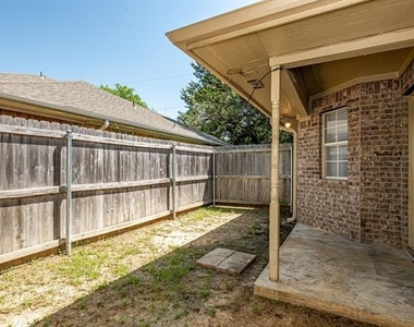 1803 Park Place - Photo Thumbnail 15