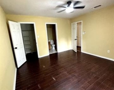 1803 Park Place - Photo Thumbnail 28