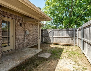 1803 Park Place - Photo Thumbnail 16