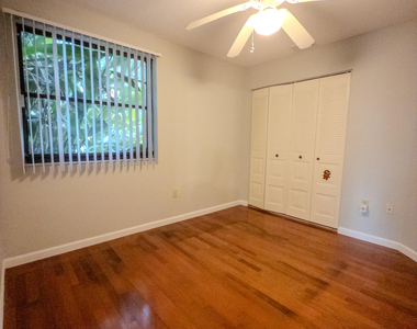 9867 Nw 1st Court - Photo Thumbnail 18