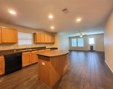 1433 Kramer Court - Photo Thumbnail 7