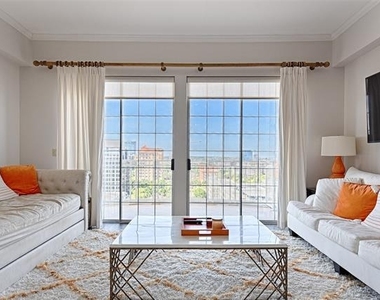 3225 Turtle Creek Boulevard - Photo Thumbnail 1