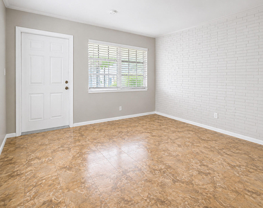 2120 Ne 41st Street - Photo Thumbnail 7