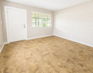 2120 Ne 41st Street - Photo Thumbnail 5