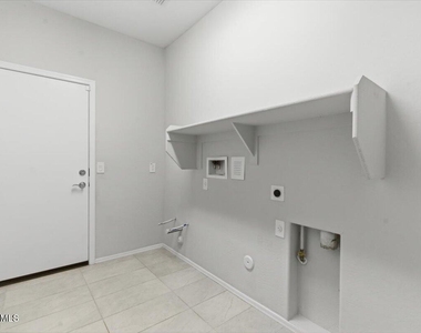 3745 N Astoria Drive - Photo Thumbnail 25