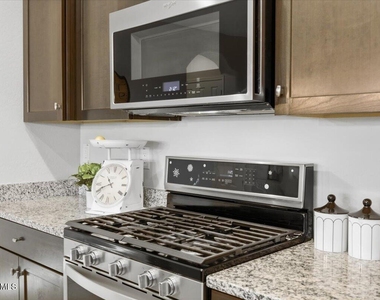 3745 N Astoria Drive - Photo Thumbnail 2