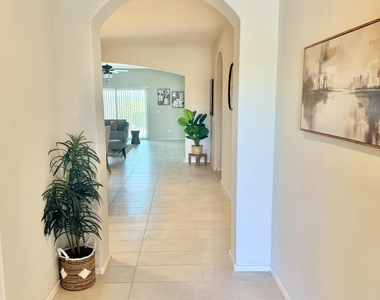 3745 N Astoria Drive - Photo Thumbnail 5