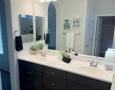 3745 N Astoria Drive - Photo Thumbnail 19