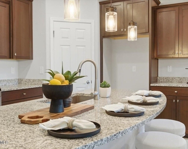 3745 N Astoria Drive - Photo Thumbnail 4