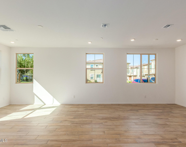 1871 E Hampton Lane - Photo Thumbnail 8