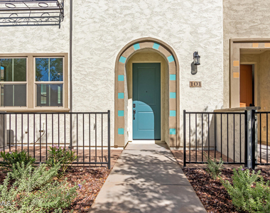 1871 E Hampton Lane - Photo Thumbnail 3