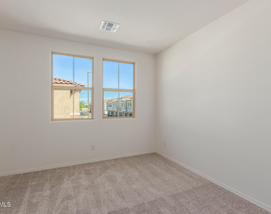 1871 E Hampton Lane - Photo Thumbnail 24
