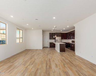 1871 E Hampton Lane - Photo Thumbnail 7