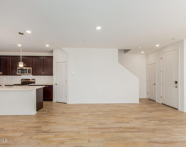 1871 E Hampton Lane - Photo Thumbnail 9