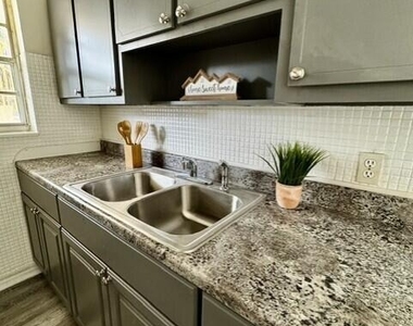 417 N K Street - Photo Thumbnail 10