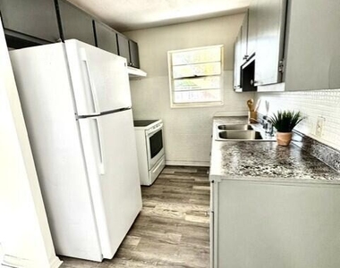 417 N K Street - Photo Thumbnail 12