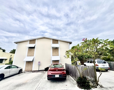 417 N K Street - Photo Thumbnail 1