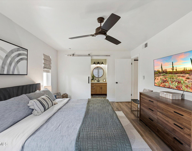1820 E Morten Avenue - Photo Thumbnail 18