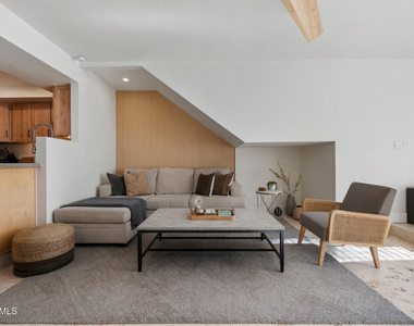 1820 E Morten Avenue - Photo Thumbnail 7