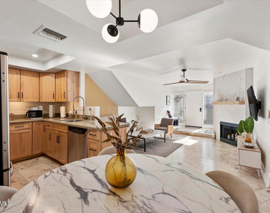 1820 E Morten Avenue - Photo Thumbnail 14