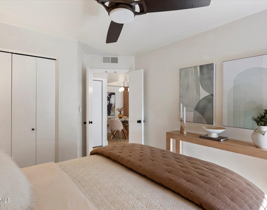 1820 E Morten Avenue - Photo Thumbnail 23