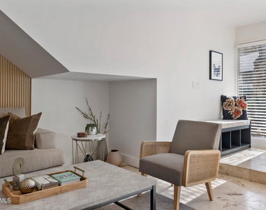 1820 E Morten Avenue - Photo Thumbnail 4