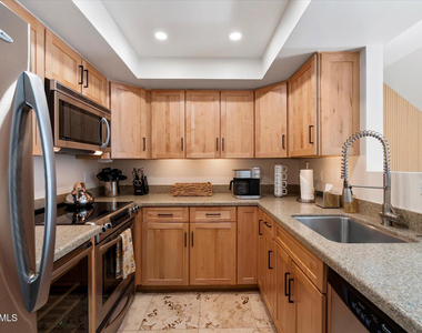 1820 E Morten Avenue - Photo Thumbnail 12