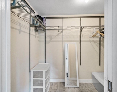 11863 Wimbledon Circle - Photo Thumbnail 31