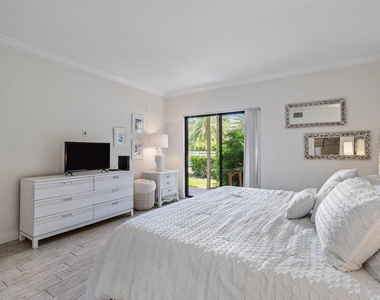 11863 Wimbledon Circle - Photo Thumbnail 30