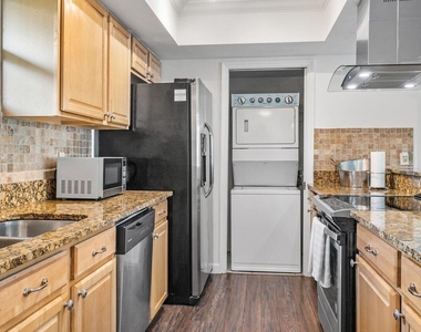 11863 Wimbledon Circle - Photo Thumbnail 29
