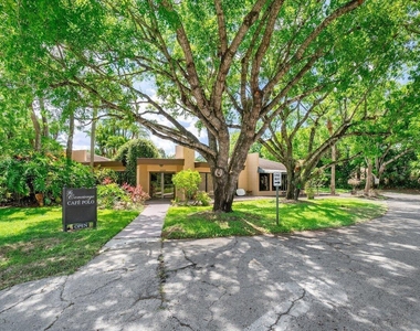 11863 Wimbledon Circle - Photo Thumbnail 38