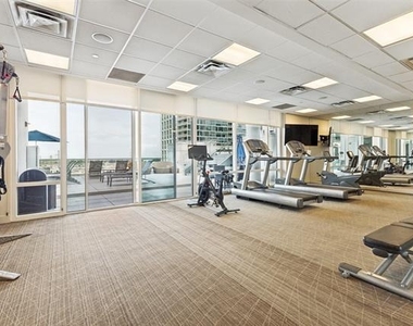 2408 Victory Park Lane - Photo Thumbnail 17