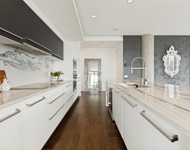 2408 Victory Park Lane - Photo Thumbnail 14