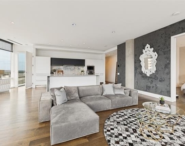 2408 Victory Park Lane - Photo Thumbnail 9