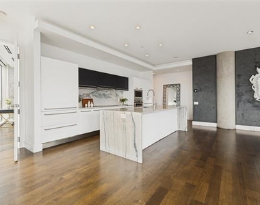 2408 Victory Park Lane - Photo Thumbnail 11
