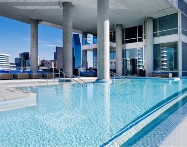 2408 Victory Park Lane - Photo Thumbnail 27