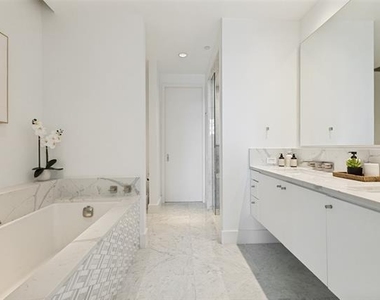 2408 Victory Park Lane - Photo Thumbnail 3