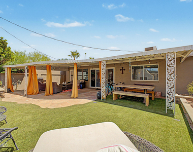 4718 N 77th Place - Photo Thumbnail 20