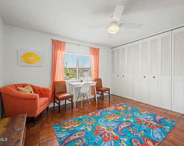 4718 N 77th Place - Photo Thumbnail 15