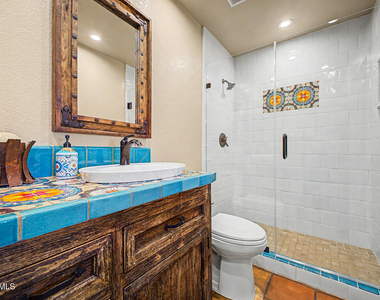 4718 N 77th Place - Photo Thumbnail 16