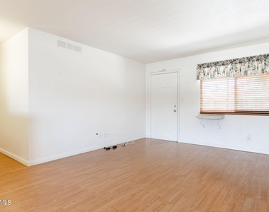 4401 N 12th Street - Photo Thumbnail 3