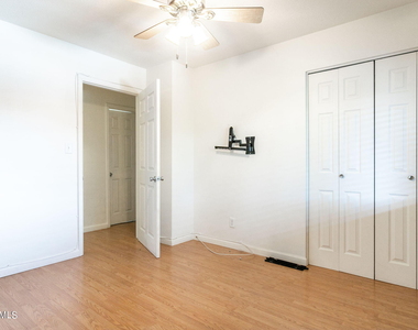 4401 N 12th Street - Photo Thumbnail 16
